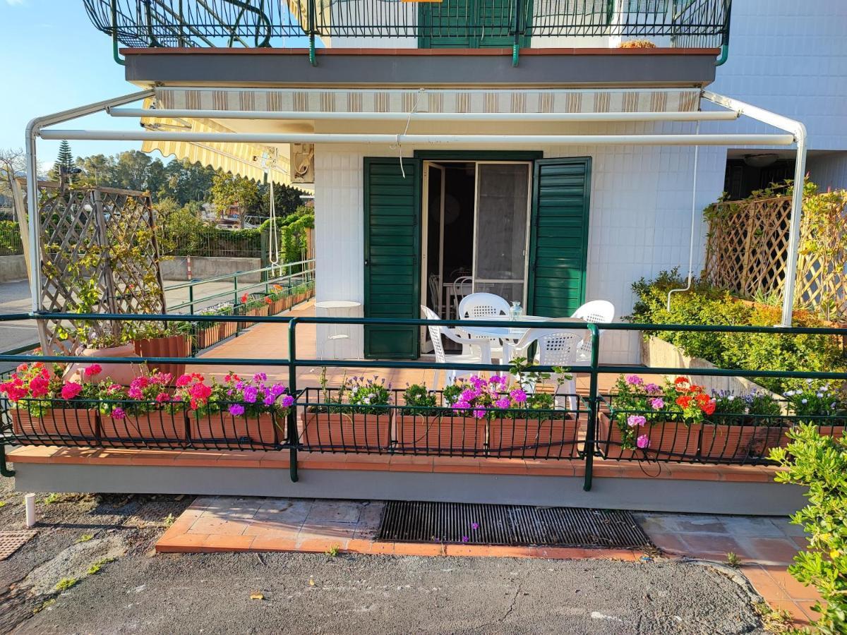 Sea Garden, Fronte Mare Con Piscina Apartamento Mascali Exterior foto