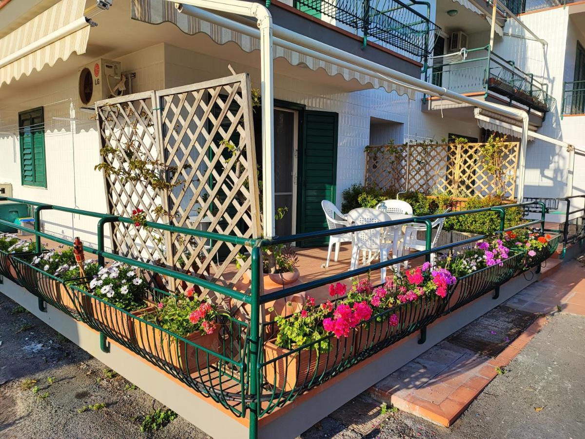 Sea Garden, Fronte Mare Con Piscina Apartamento Mascali Exterior foto